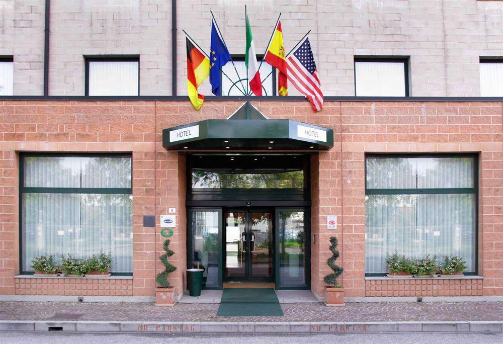 Hotel Executive Meeting & Events Ούντινε Εξωτερικό φωτογραφία