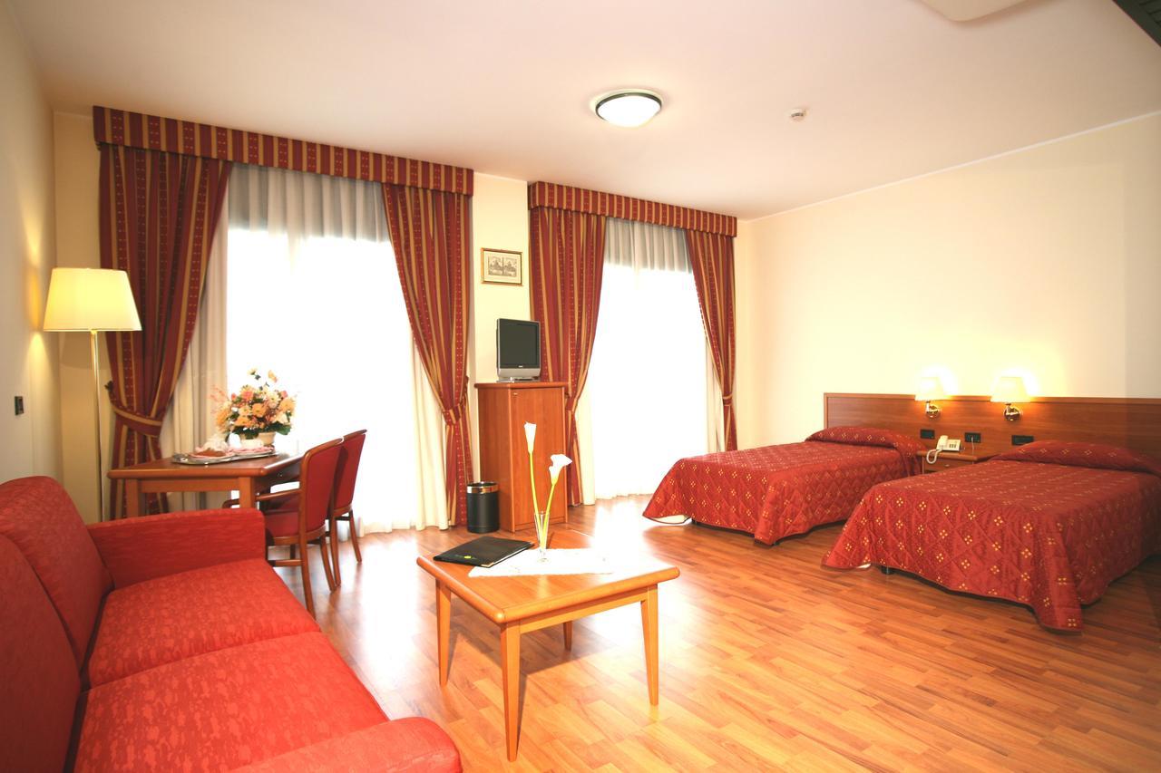 Hotel Executive Meeting & Events Ούντινε Εξωτερικό φωτογραφία